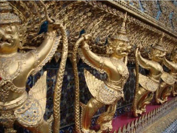 Garuda là biểu tượng của thủ đô Bangkok, Thái Lan.