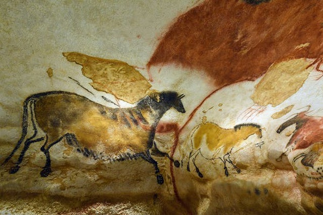 Đây là bản sao hình vẽ cổ trong hang động Lascaux ở Pháp