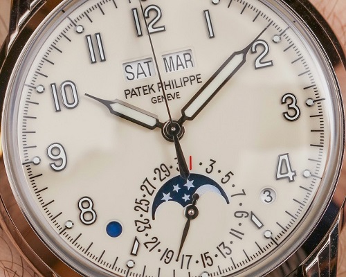 Đồng hồ đeo tay lịch vạn niên Patek Philippe Ref. 5320G