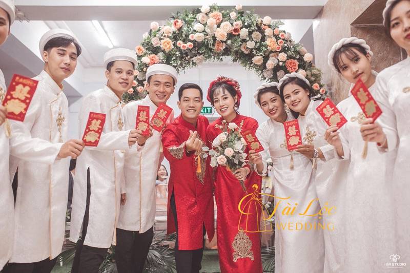 Bạn có thể hoàn toàn yên tâm khi chọn thuê áo dài tại Tài Lộc Wedding