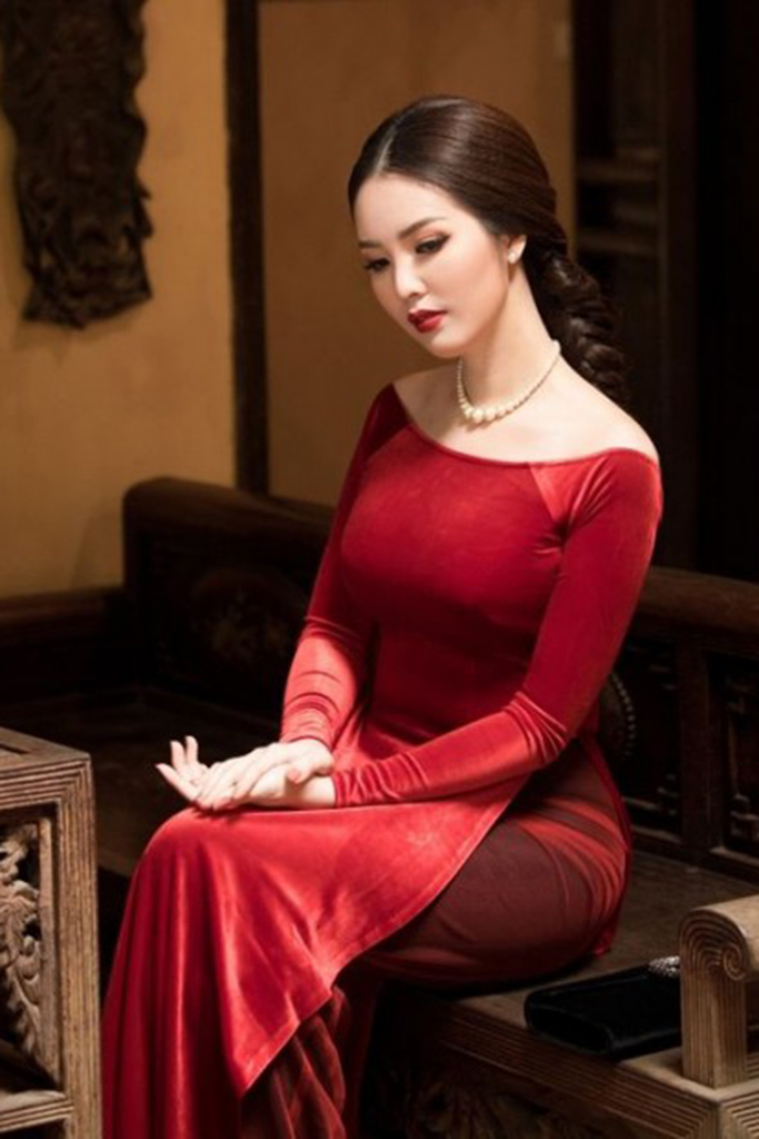 MAY ÁO DÀI NỮ VẢI NHUNG ĐỎ TRƠN 012 – DK Aodai – Chuyên May Đo Áo Dài Nam và Áo dài Nữ