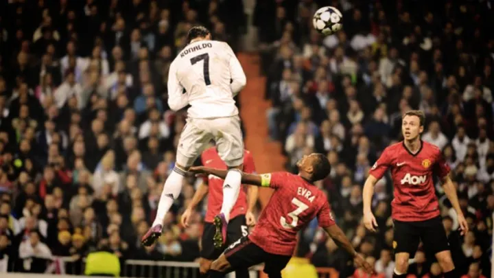 Cầu thủ nhảy xa nhất thế giới: Cú nhảy 2,93m của Ronaldo