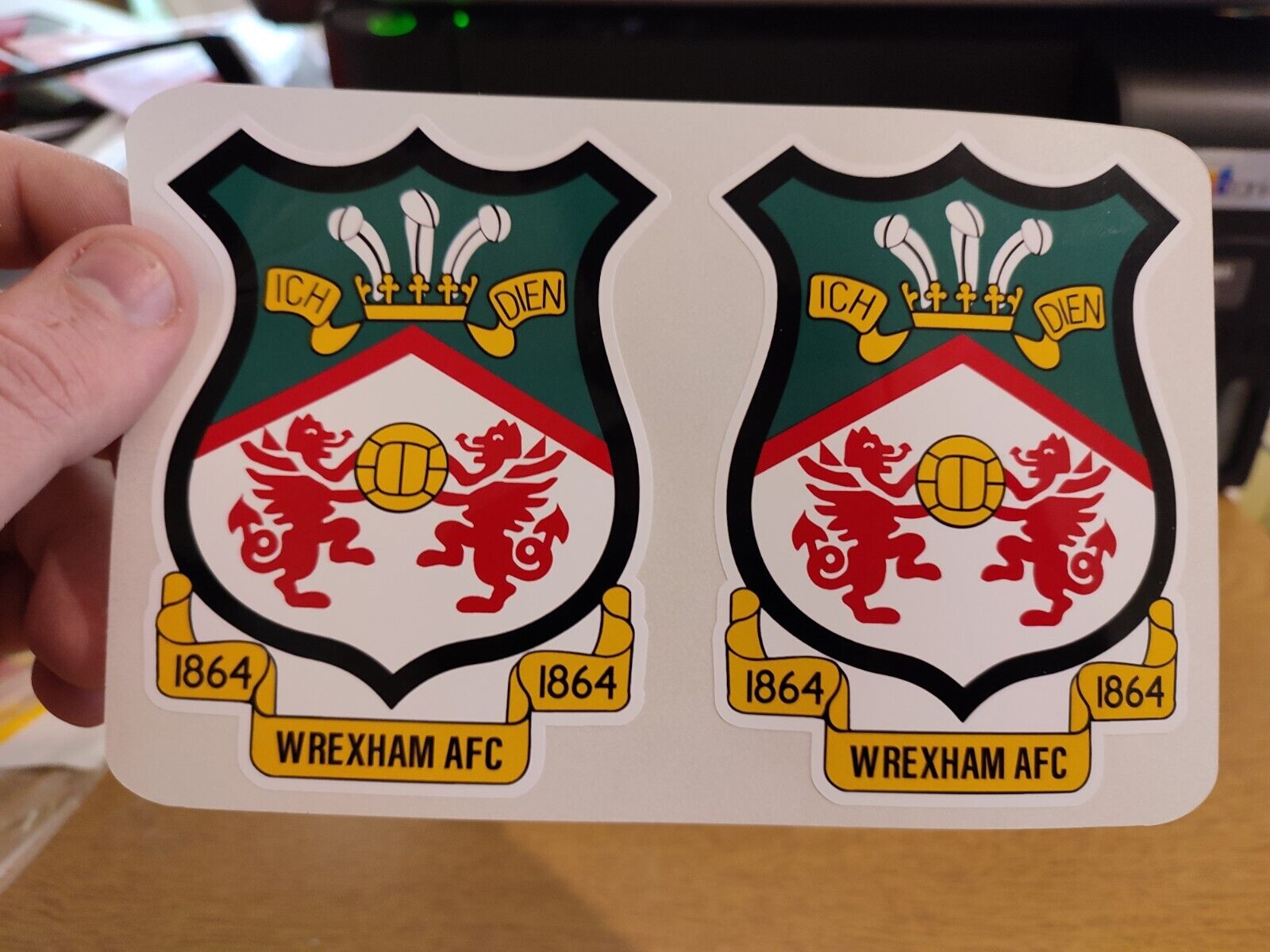 2x Nhãn dán Wrexham AFC - Wrexham FC Crest - Bóng đá - Nhãn dán Vinyl | eBay