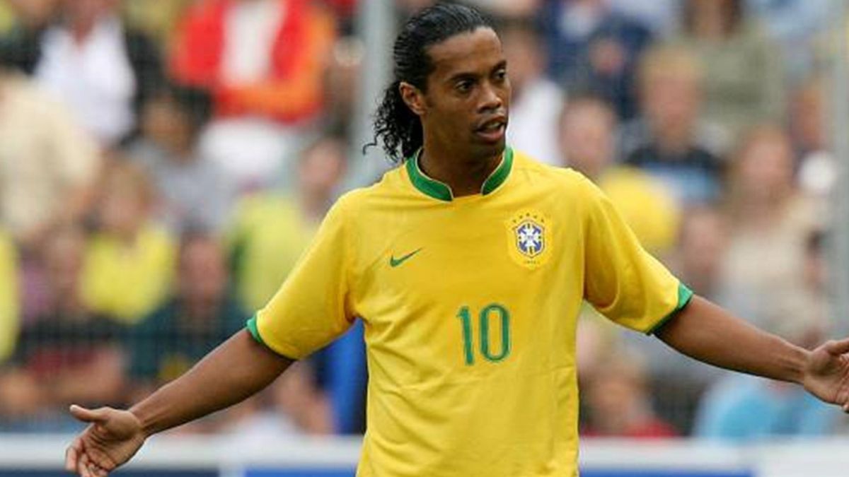 Top 10 Greatest Brazilian Players of All Time History - The FootballLovers