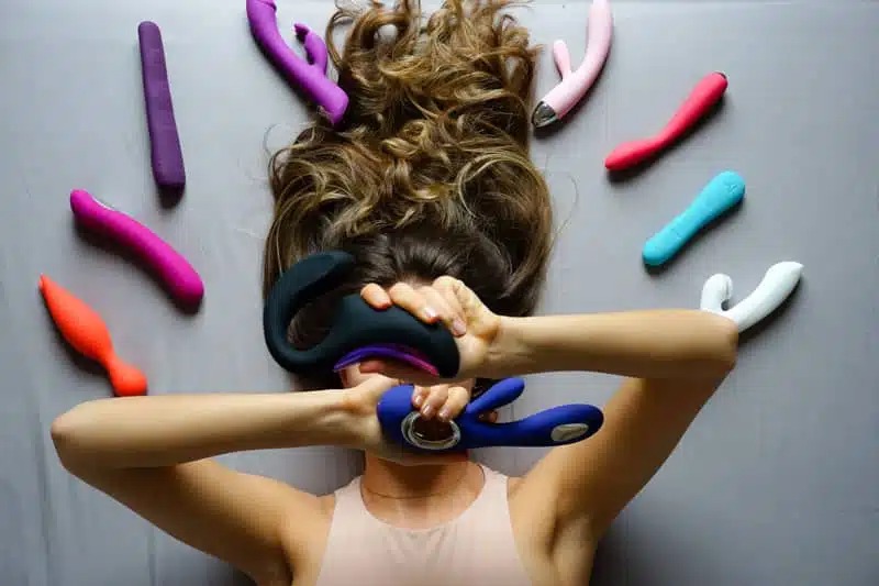 6 cách dễ dàng để làm đồ chơi người lớn cho phụ nữ tại nhà
