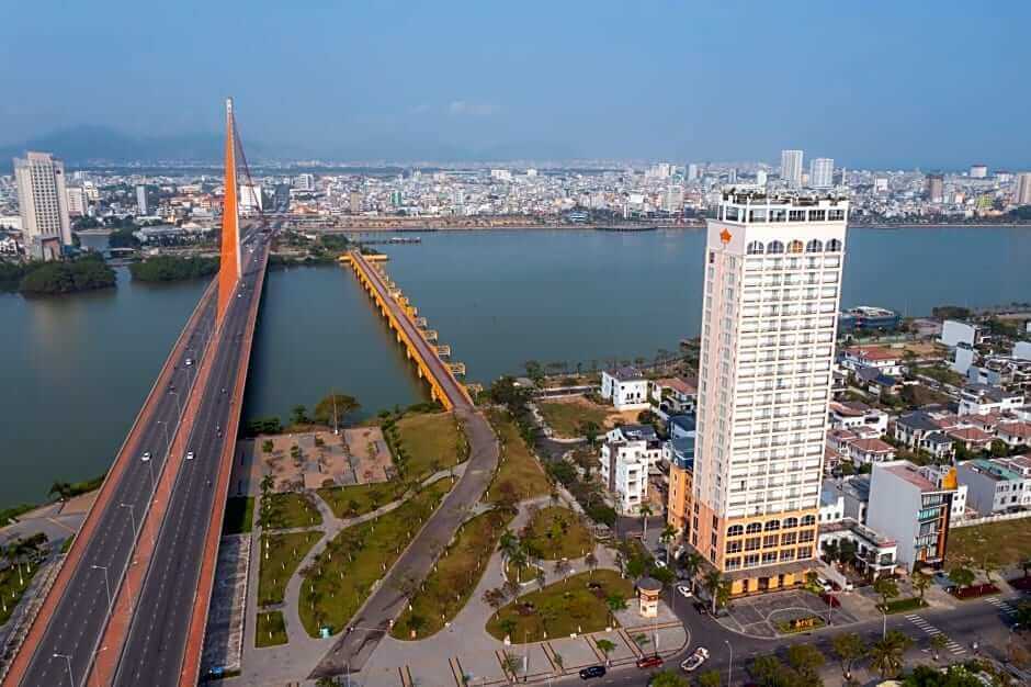 Khách sạn Fivitel Đà Nẵng view sông Hàn
